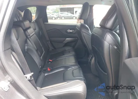 2019 Jeep Cherokee Latitude Plus 4X4 from USA, damaged, VIN 1C4PJMLBXKD130475